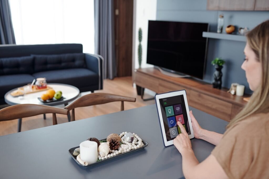 Smart home control via tablet using HOMETECH app